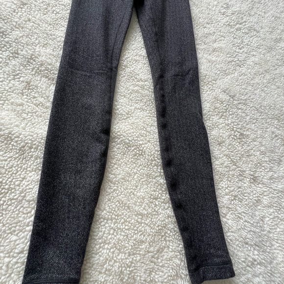 Lululemon herringbone print grey leggings SZ 2 - Picture 3 of 6